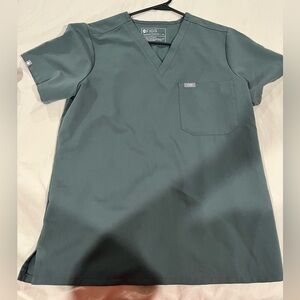 FIGS scrubs Catarina Top & Kade Cargo Pant